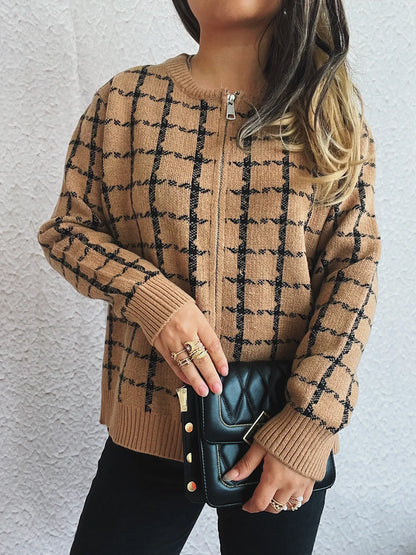Plaid Pattern Zip Up Cardigan closeup — Livostyle