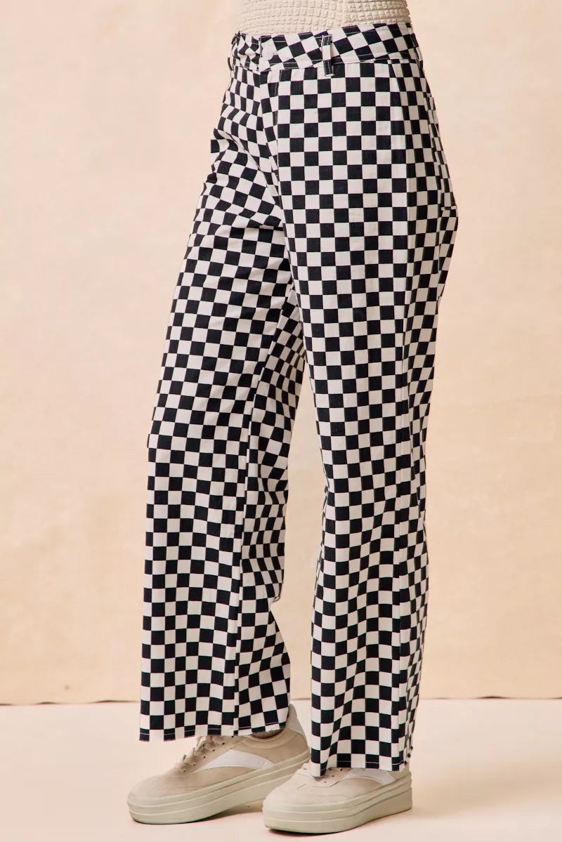 Gameday Theme Checkered Printed Pants detail — Livostyle