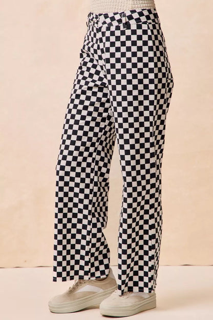 Gameday Theme Checkered Printed Pants detail — Livostyle