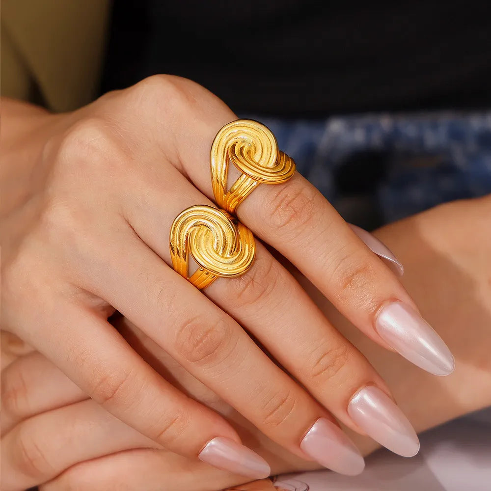 18K Gold-Plated Twisted Ring — Livostyle