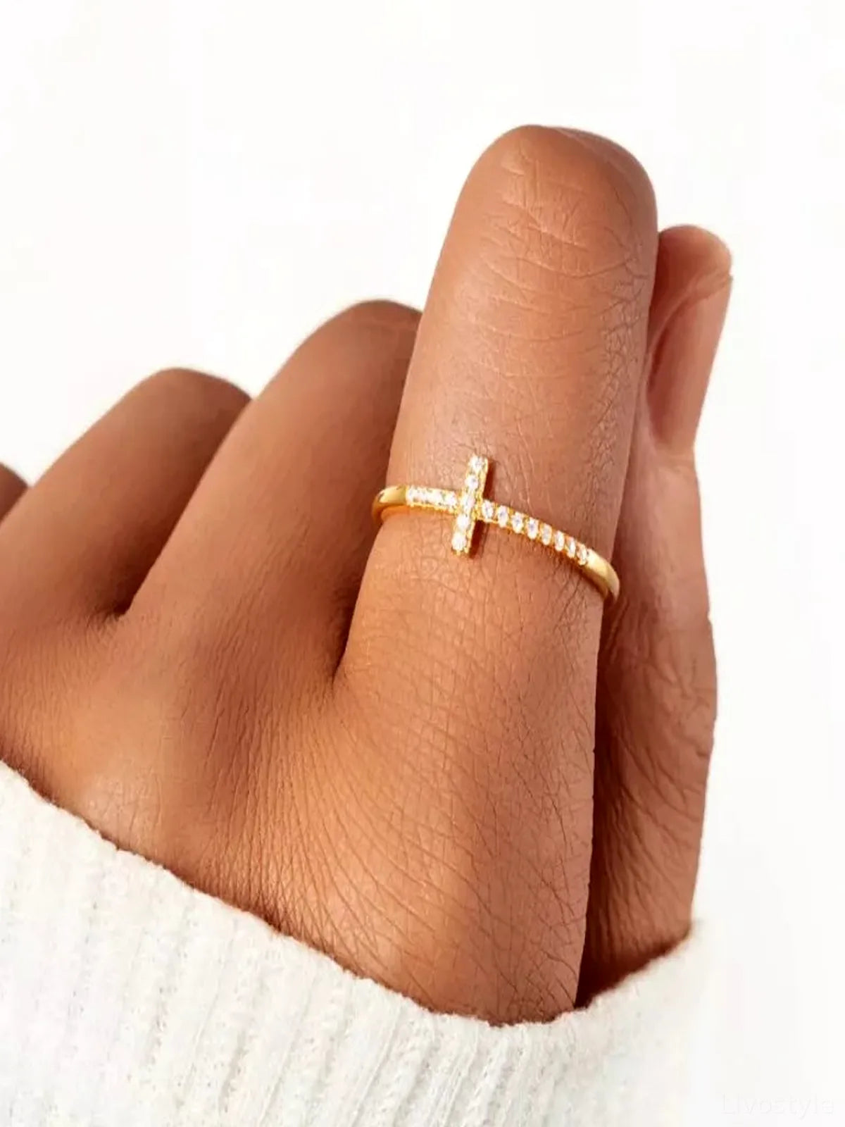 925 Sterling Silver Cross Ring — Dainty Everyday Gold — detail view — Livostyle