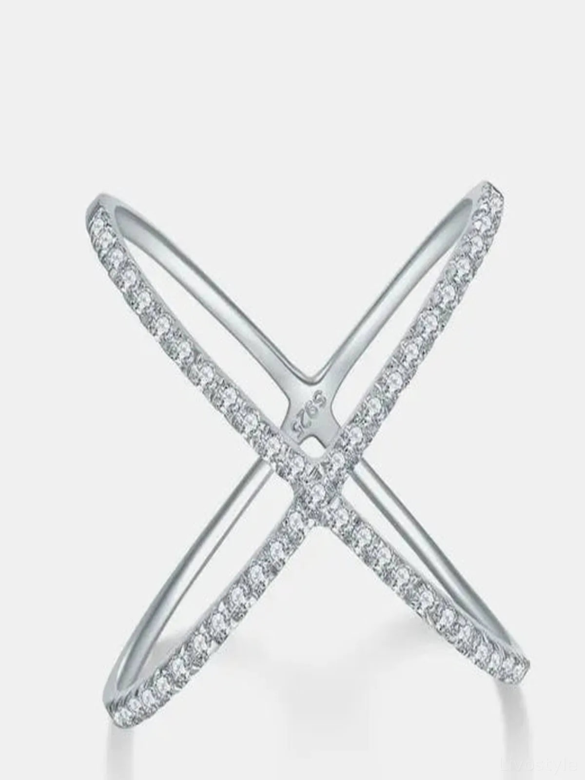 925 Sterling Silver Moissanite Crisscross Ring — detail view — Livostyle