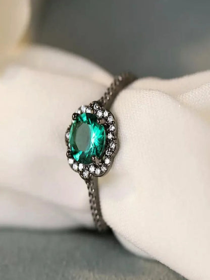 925 Sterling Silver Zircon Minimalist Ring — detail view — Livostyle