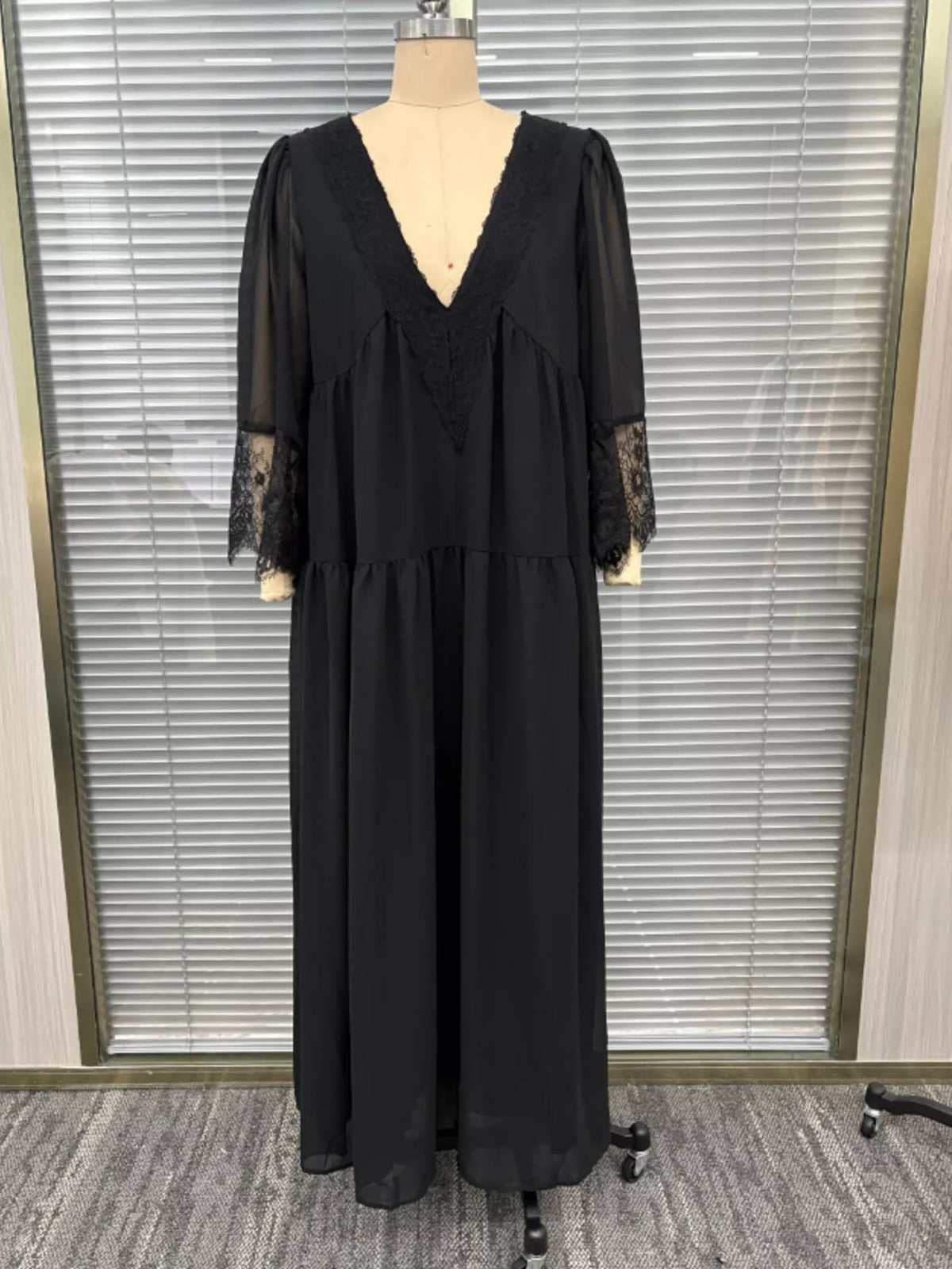 Lace Trim Tiered V-Neck Maxi Dress – photo 9