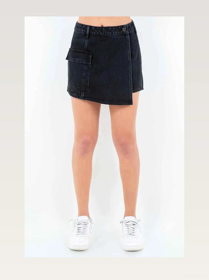 Black Cargo Pocket Mini Skort — styled showcase — Livostyle