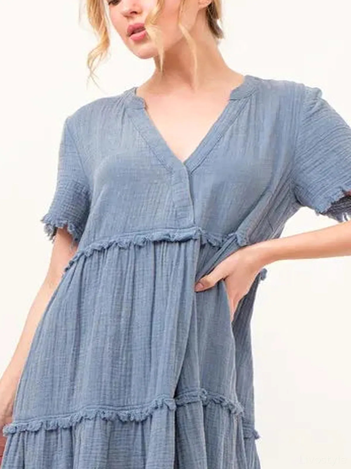 Stylish Washed & Frayed Tiered Dress for Casual Chic — detail view — Livostyle