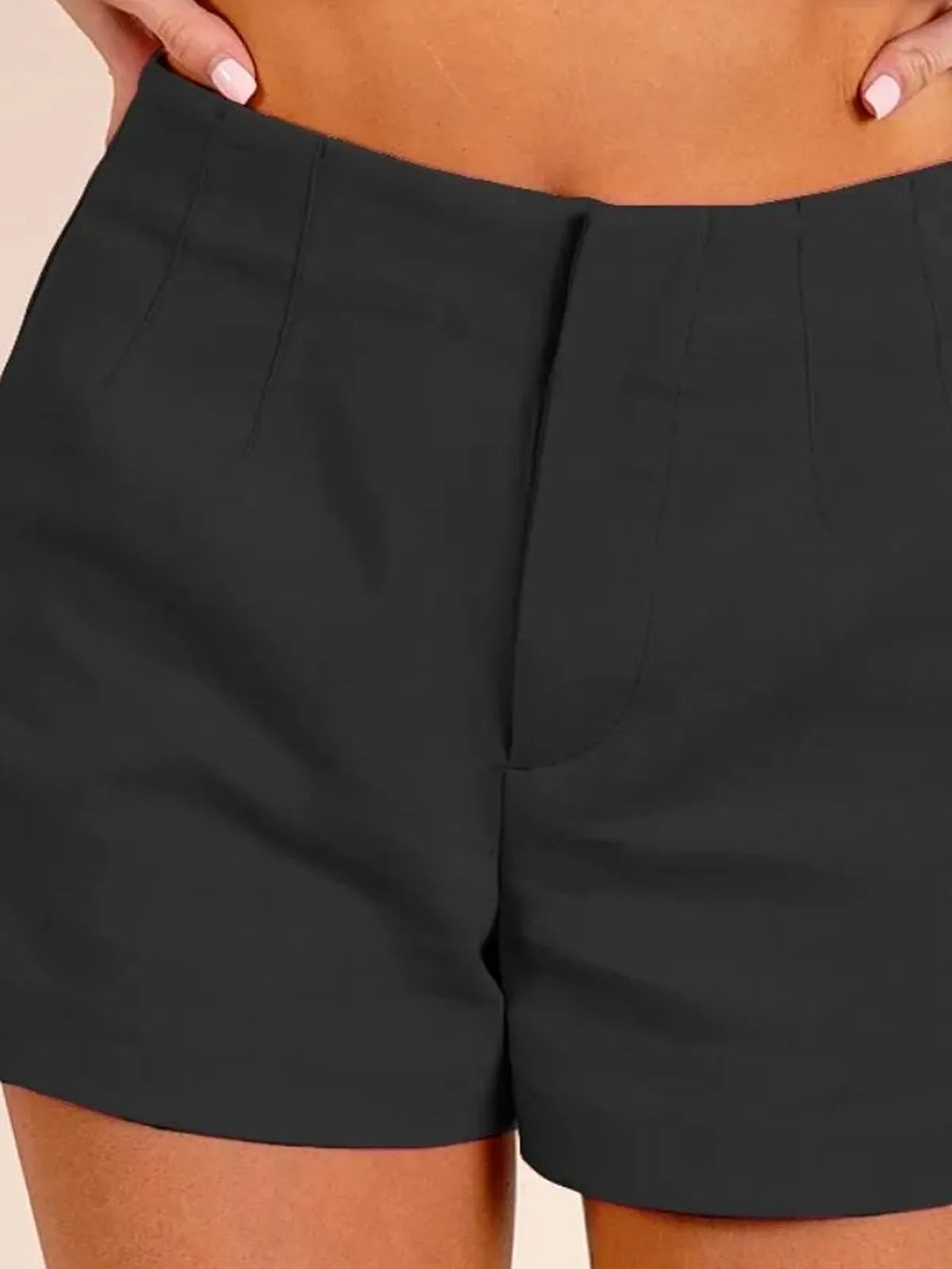 Bandless Tailored Shorts in Black — detail view — Livostyle