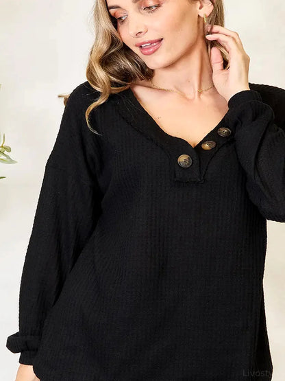 Buttoned Long-Sleeve Blouse in Soft Stretch Woven — detail view — Livostyle