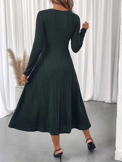 Ribbed Knit Cutout Long Sleeve Midi Dress – photo 5