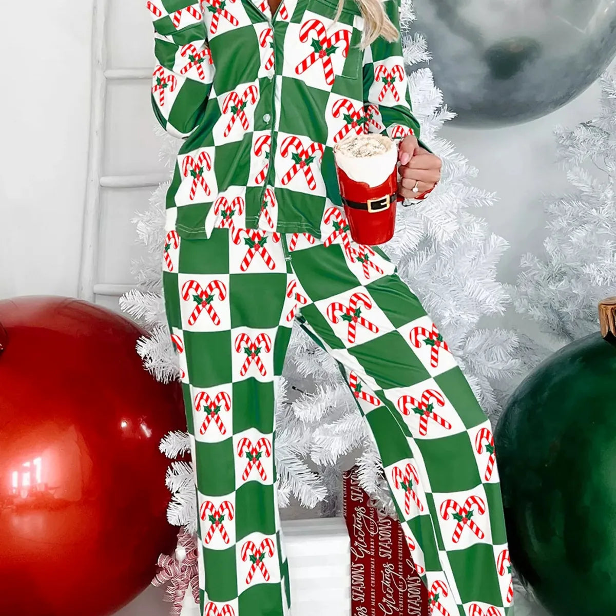 Candy Cane Checkered Pattern 2pcs Pajama Set — square view — Livostyle