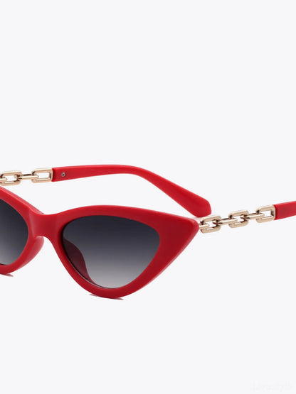 Chain Detail Cat-Eye Sunglasses — detail view — Livostyle