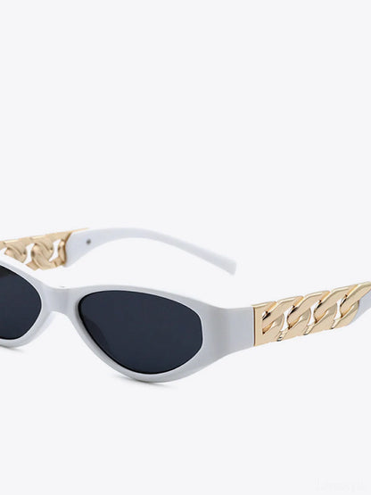 Chain Detail Temple Cat Eye Sunglasses — detail view — Livostyle