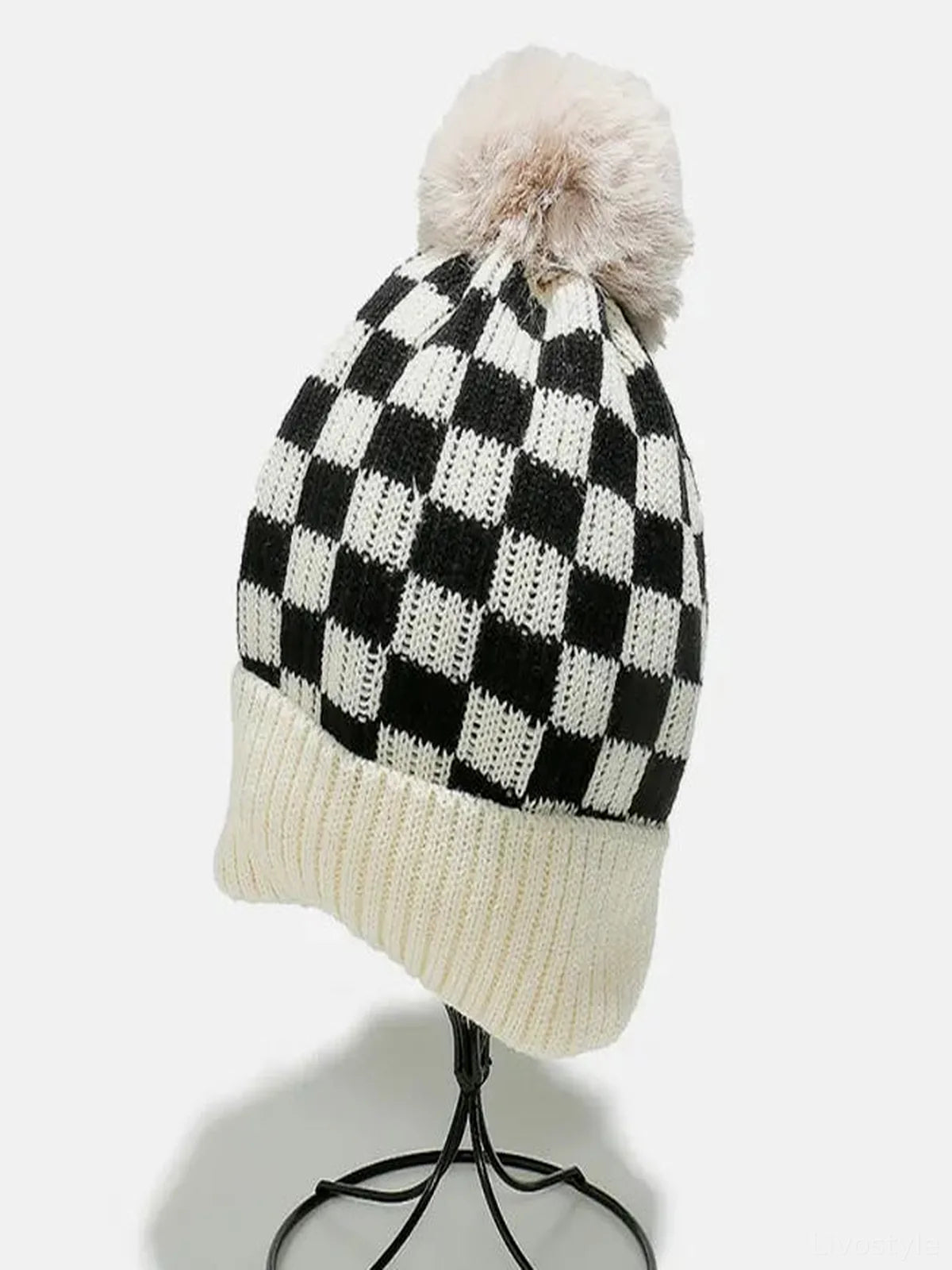 Checkered Knit Hat with Pompom — detail view — Livostyle