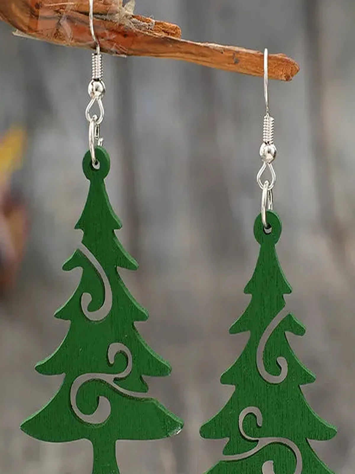 Christmas Tree Wooden Earrings — detail view — Livostyle