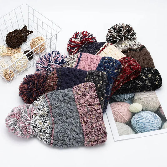 Contrast Thermal Hat with Pompom — square view — Livostyle