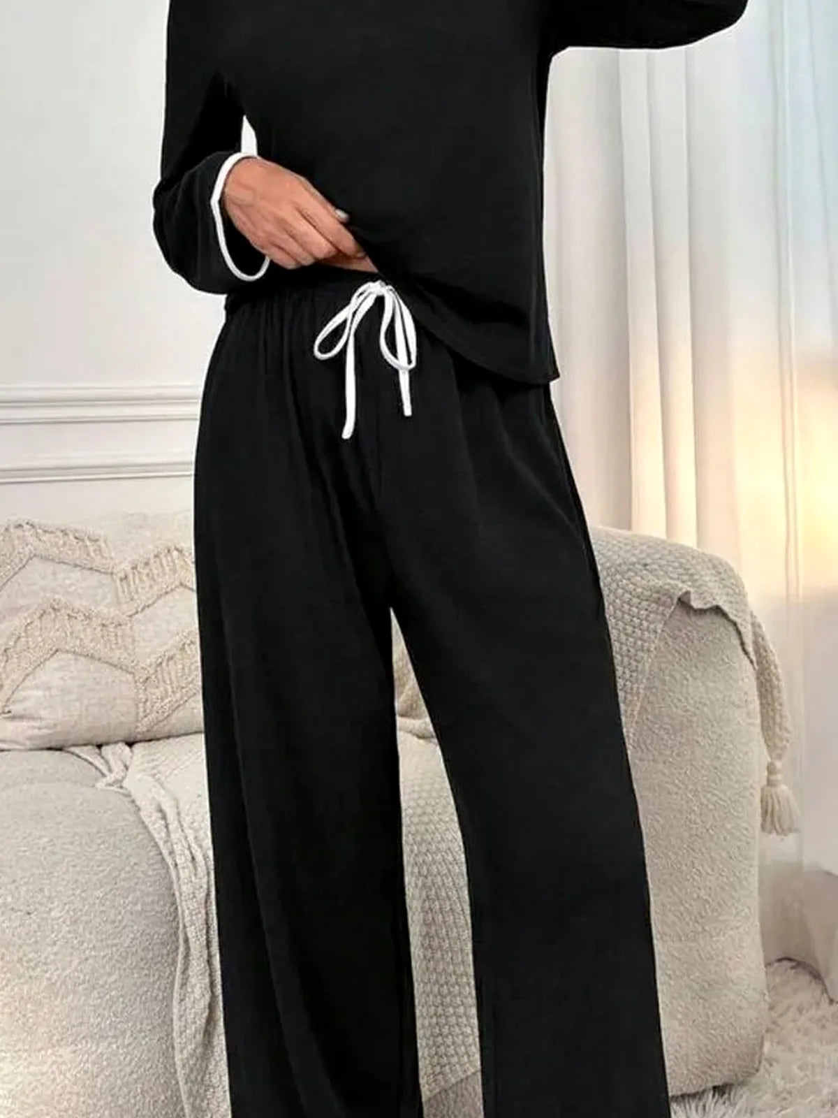 Contrast Trim Notched Long Sleeve Top and Pants Lounge Set — detail view — Livostyle