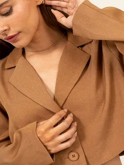 Chic Cropped Button-Down Blazer for Layered Outfits — detail view — Livostyle