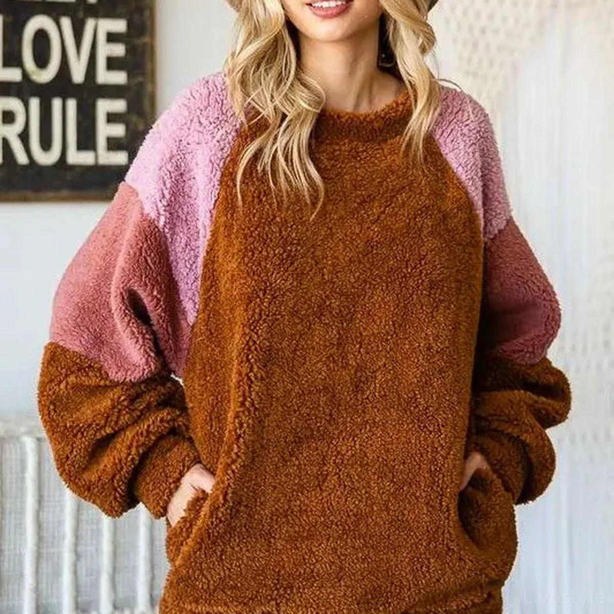 Trendy Faux Fur Color Block Raglan Sleeve Sweatshirt — square view — Livostyle