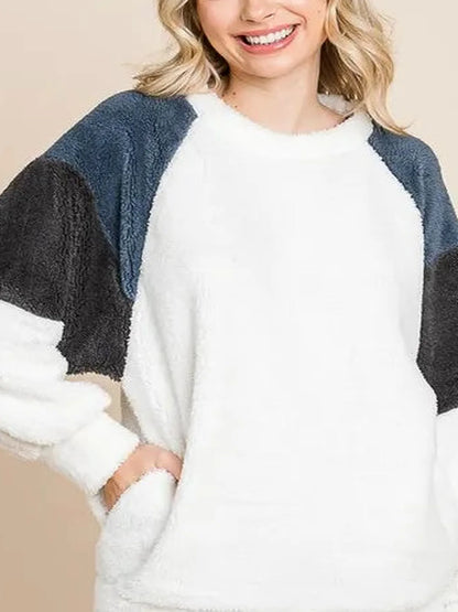 Stylish Color Block Faux Fur Sleeve Sweatshirt with Pockets — detail view — Livostyle