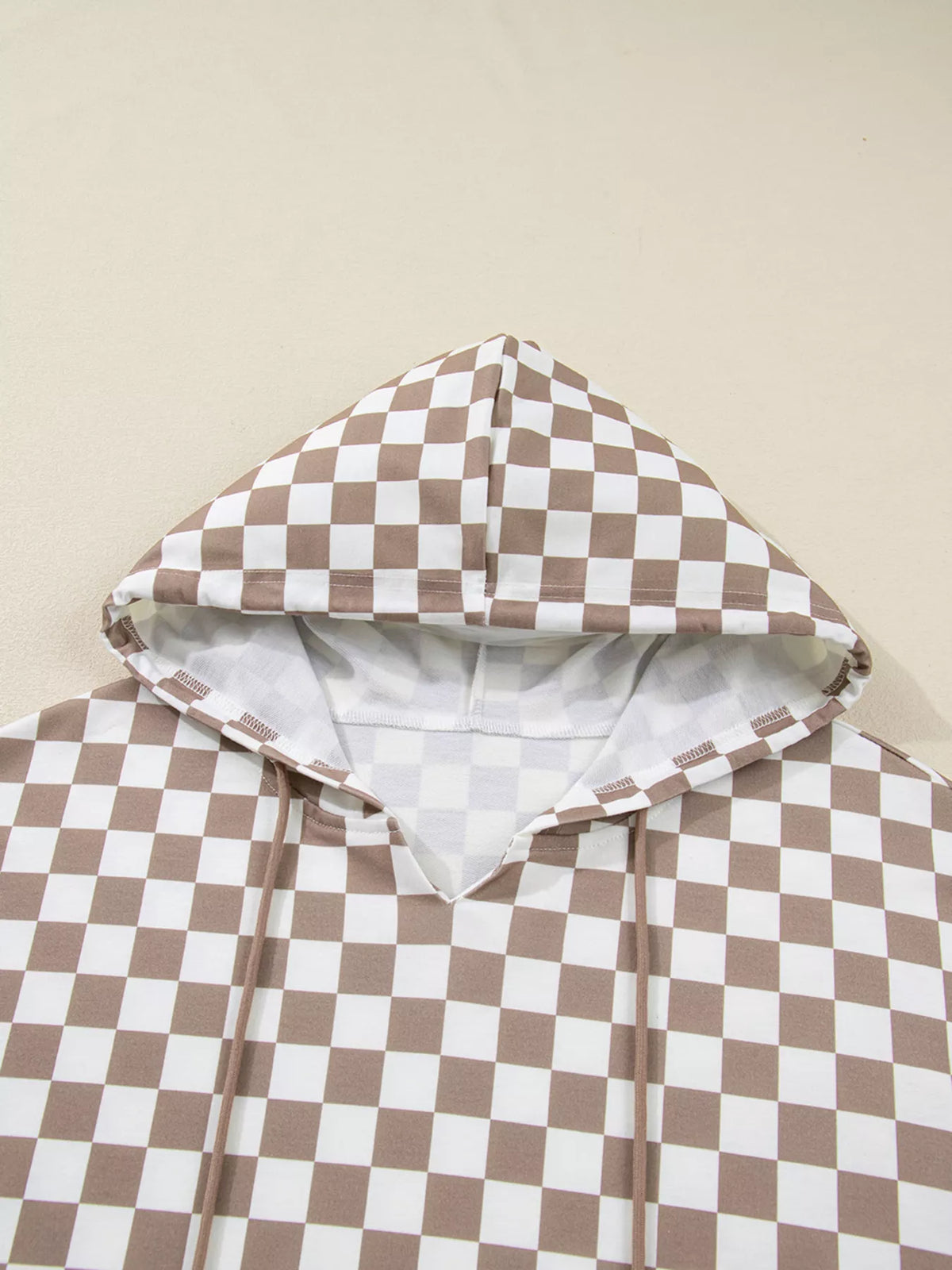 Checkered Pattern Oversized Drawstring Hoodie styling — Livostyle