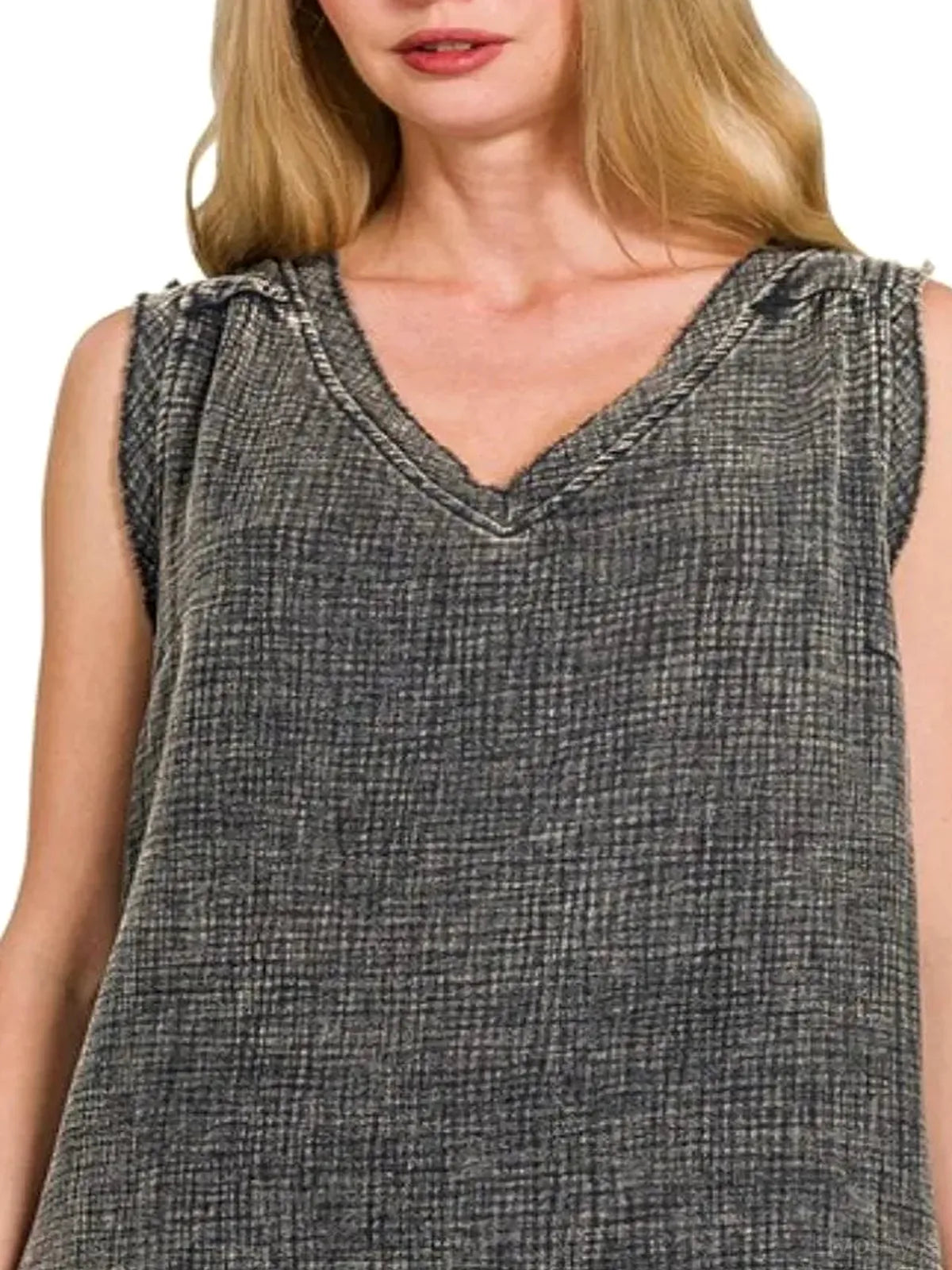 Double Gauze Raw Edge Acid Washed Tank in Ash Black — detail view — Livostyle