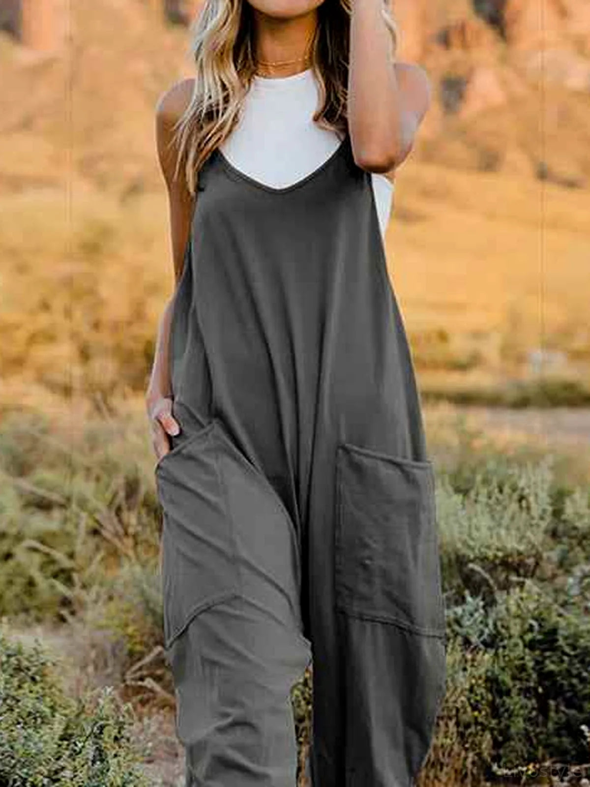 Sleeveless V-Neck Cotton Blend Pocketed Jumpsuit – photo 2