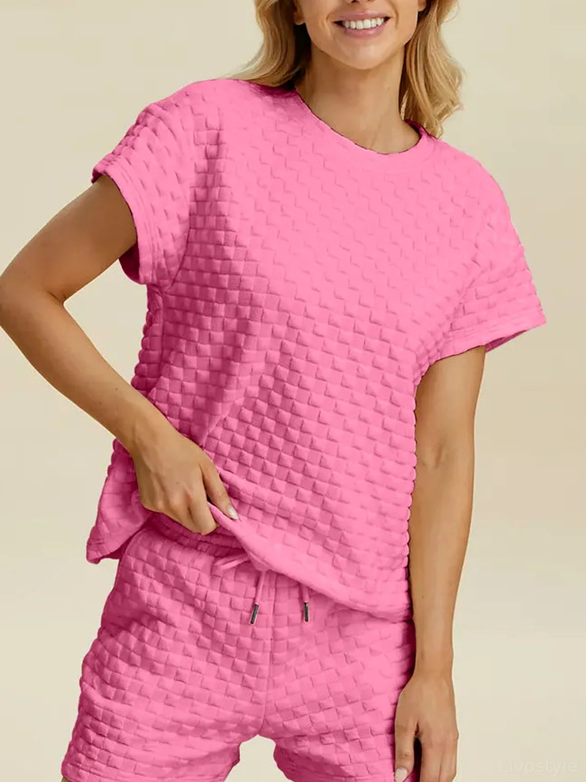 Texture T-Shirt and Shorts Set — detail view — Livostyle