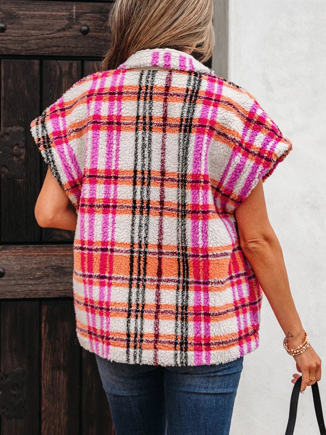 Sherpa Plaid Snap Down Vest Coat styling — Livostyle
