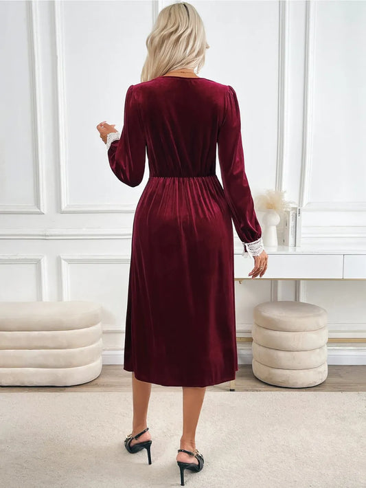 Lace Detail V-Neck Ruched Long Sleeve Midi Dress