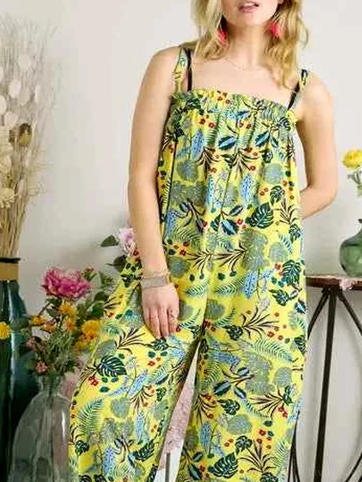 Elastic Detail Tropical Jumpsuit — detail view — Livostyle
