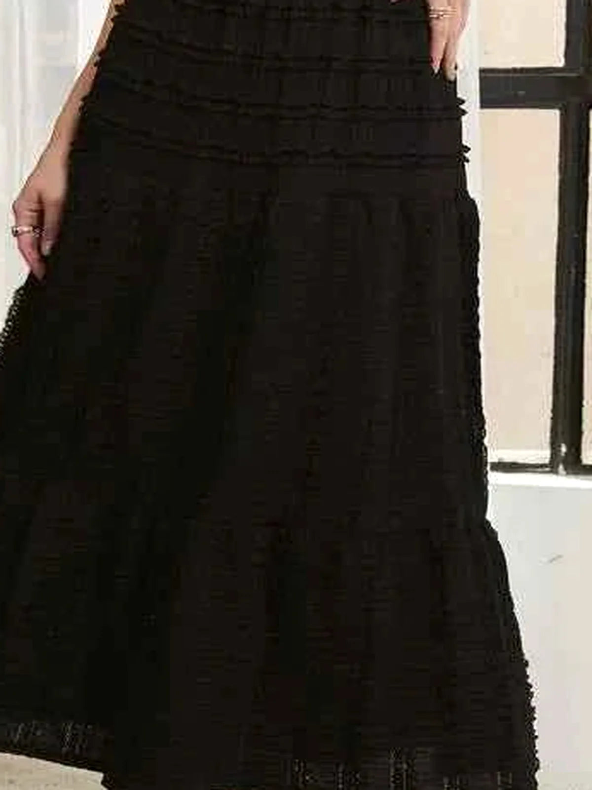 Elastic Waistband Tiered Midi Skirt in BLACK — detail view — Livostyle