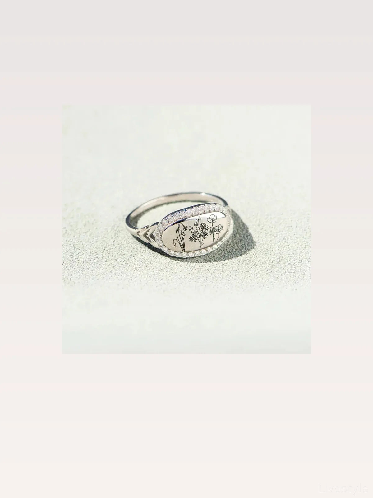 Flower Epoxy Gum Oil Inlaid Zircon Ring — styled showcase — Livostyle
