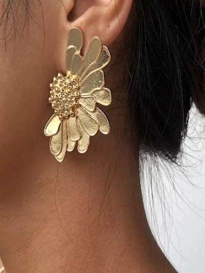 Flower Stud Earrings — detail view — Livostyle