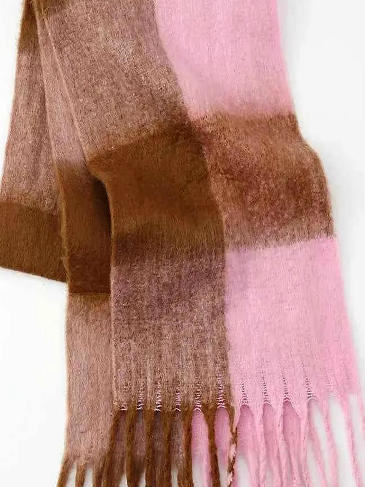 Fringe Contrast Plaid Polyester Scarf — detail view — Livostyle