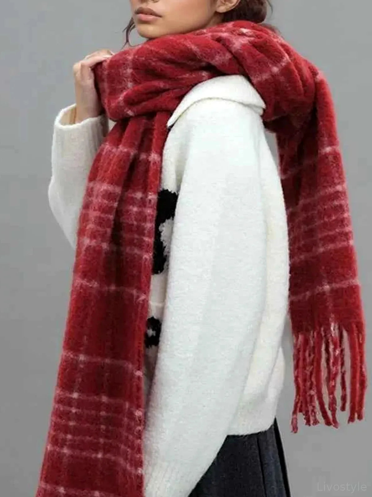 Fringe Plaid Thermal Scarf — detail view — Livostyle