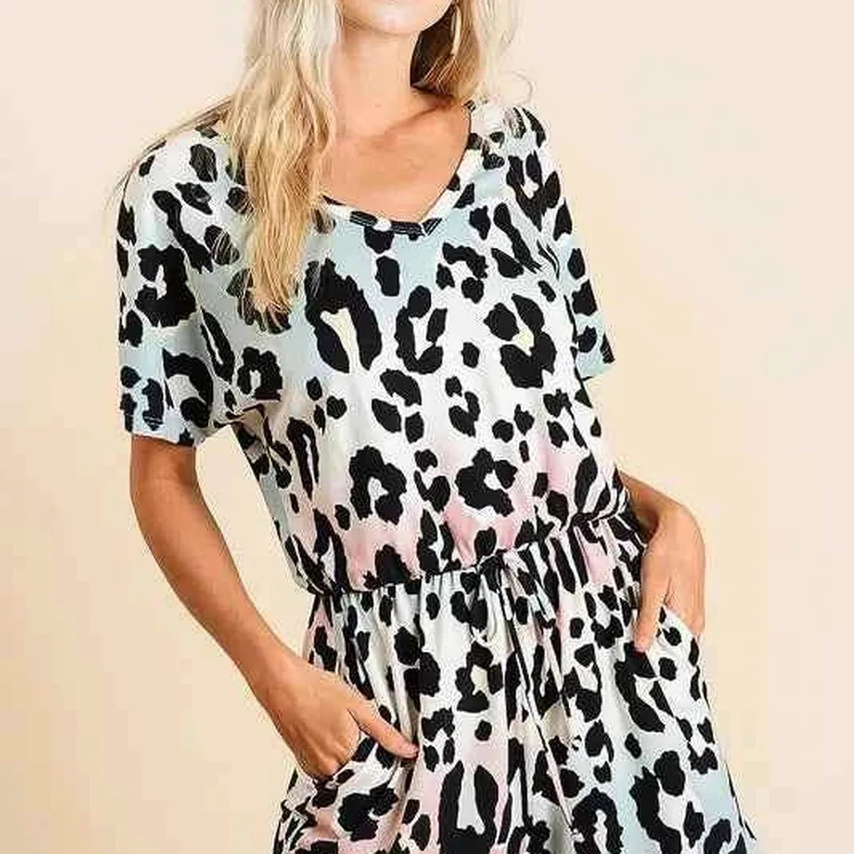 Gradation Leopard Soft Knit V-neck Romper — square view — Livostyle