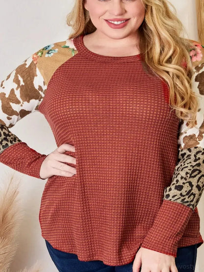 Chic Leopard Print Waffle-Knit Blouse — detail view — Livostyle