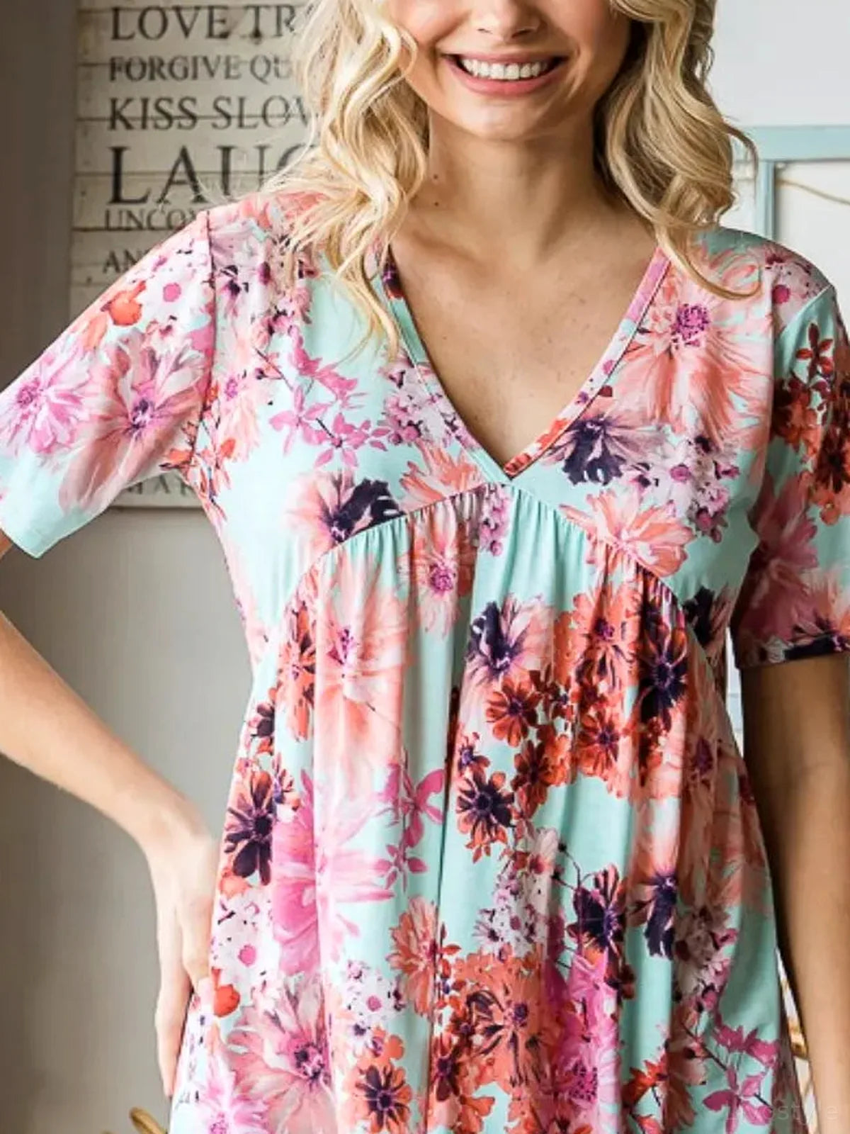 Floral Babydoll Blouse: V-Neck, Short Sleeve — detail view — Livostyle