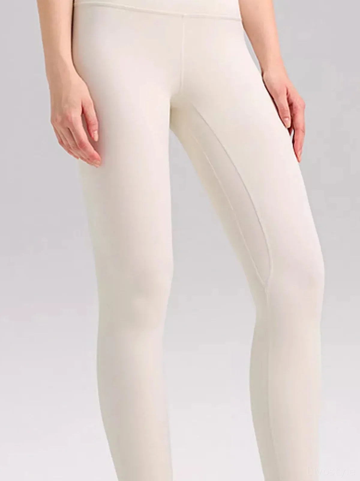 High-Waisted Seamless Active Leggings — detail view — Livostyle