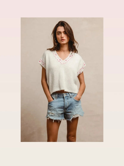 Stylish Contrast Stitch Short Sleeve Sweater — styled showcase — Livostyle