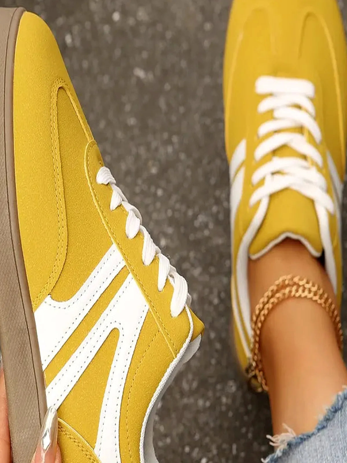 Stylish Lace-Up Flat Sneakers with Round Toe Design — detail view — Livostyle