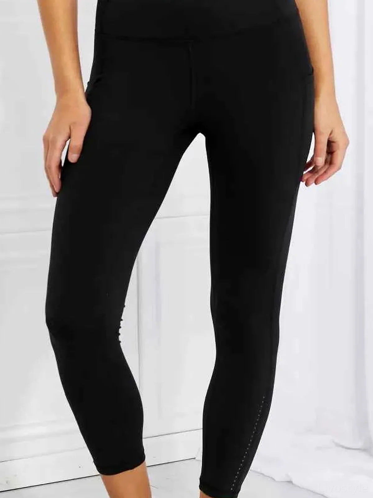 Reflective Dot Strengthen & Lengthen Active Leggings — detail view — Livostyle