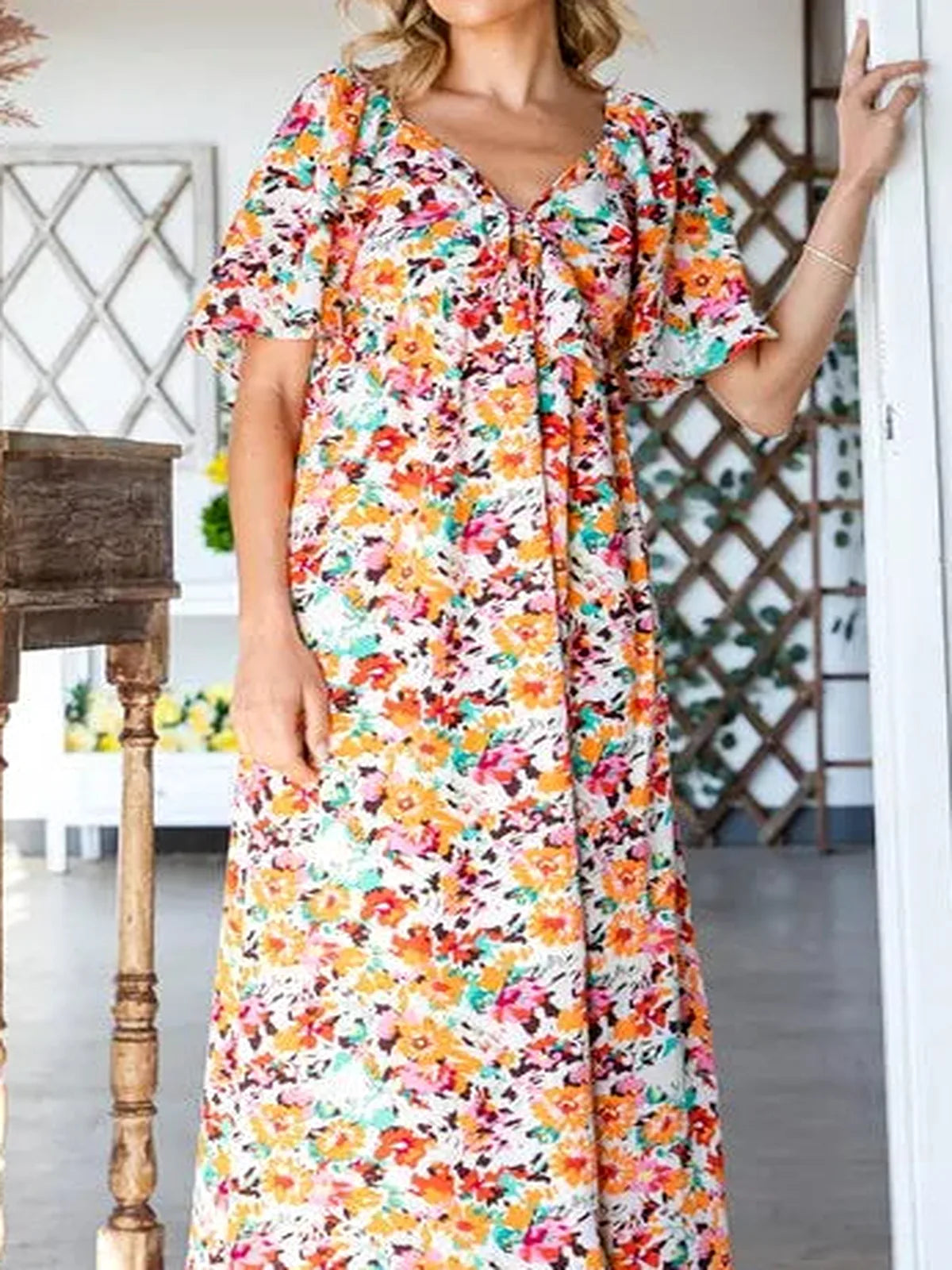Floral Print Sweetheart Neck Tie Front Midi Dress — detail view — Livostyle