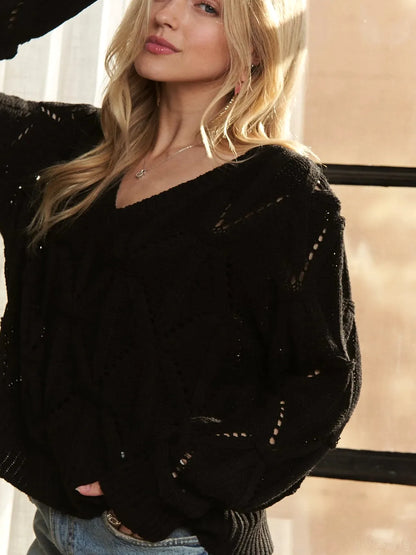 Cozy Cable-Knit V Neck Top, Loose Fit — detail view — Livostyle