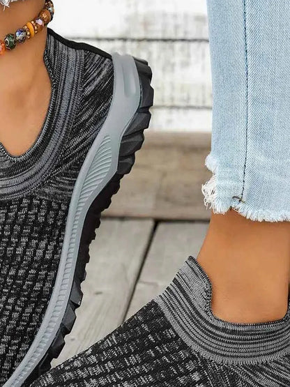 Mesh Round Toe Platform Athletic — detail view — Livostyle