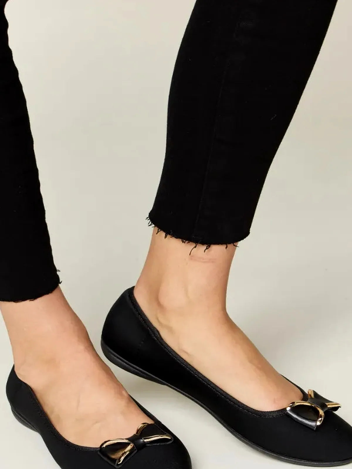 Chic Flat Loafers with Elegant Metal Buckle — detail view — Livostyle