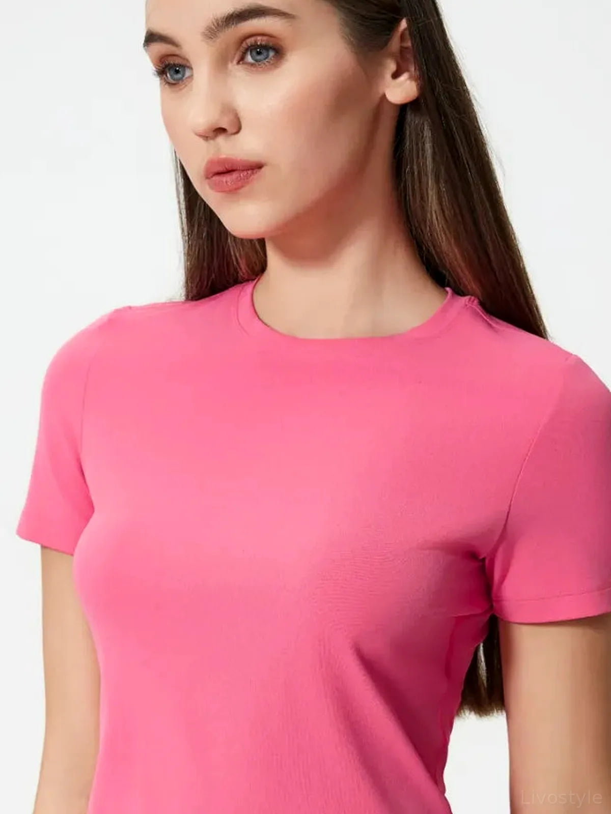 Round Neck Short Sleeve Active T-Shirt — detail view — Livostyle