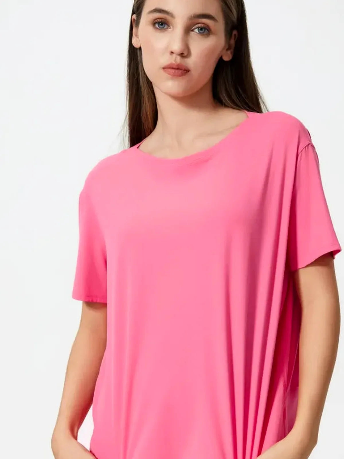 Round Neck Short Sleeve Active T-Shirt — detail view — Livostyle