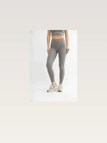 Venice Cloud Light Contour High-Waisted Leggings in NEW PEWT — styled showcase — Livostyle