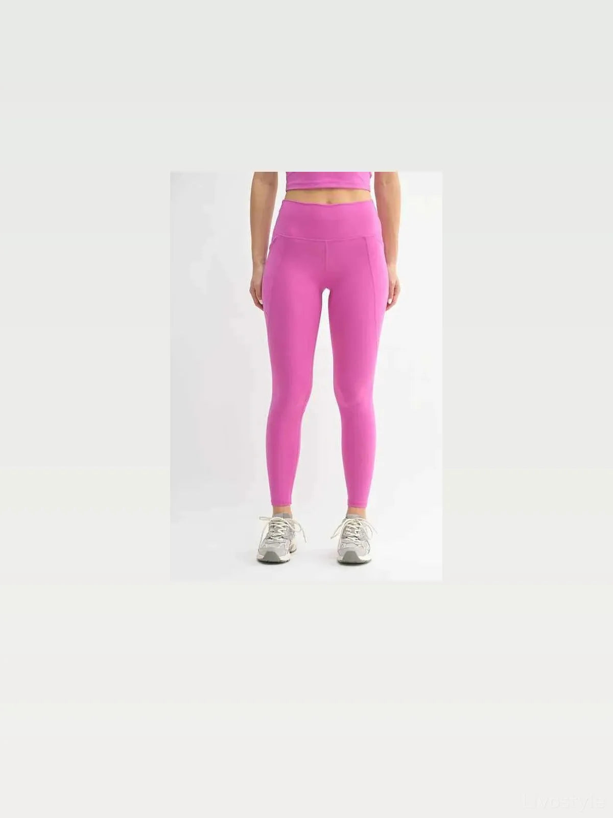 Venice Cloud Light Sculpt High-Waisted Leggings in NEW ORCHI — styled showcase — Livostyle